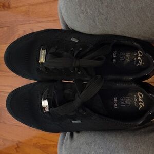 ARA Fusion waterproof Black Sneakers like new,size 10-10.5 US (size 8 European)